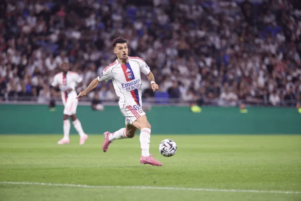 黑白直播nba-里昂队在国际足球舞台上取得突破的简单介绍