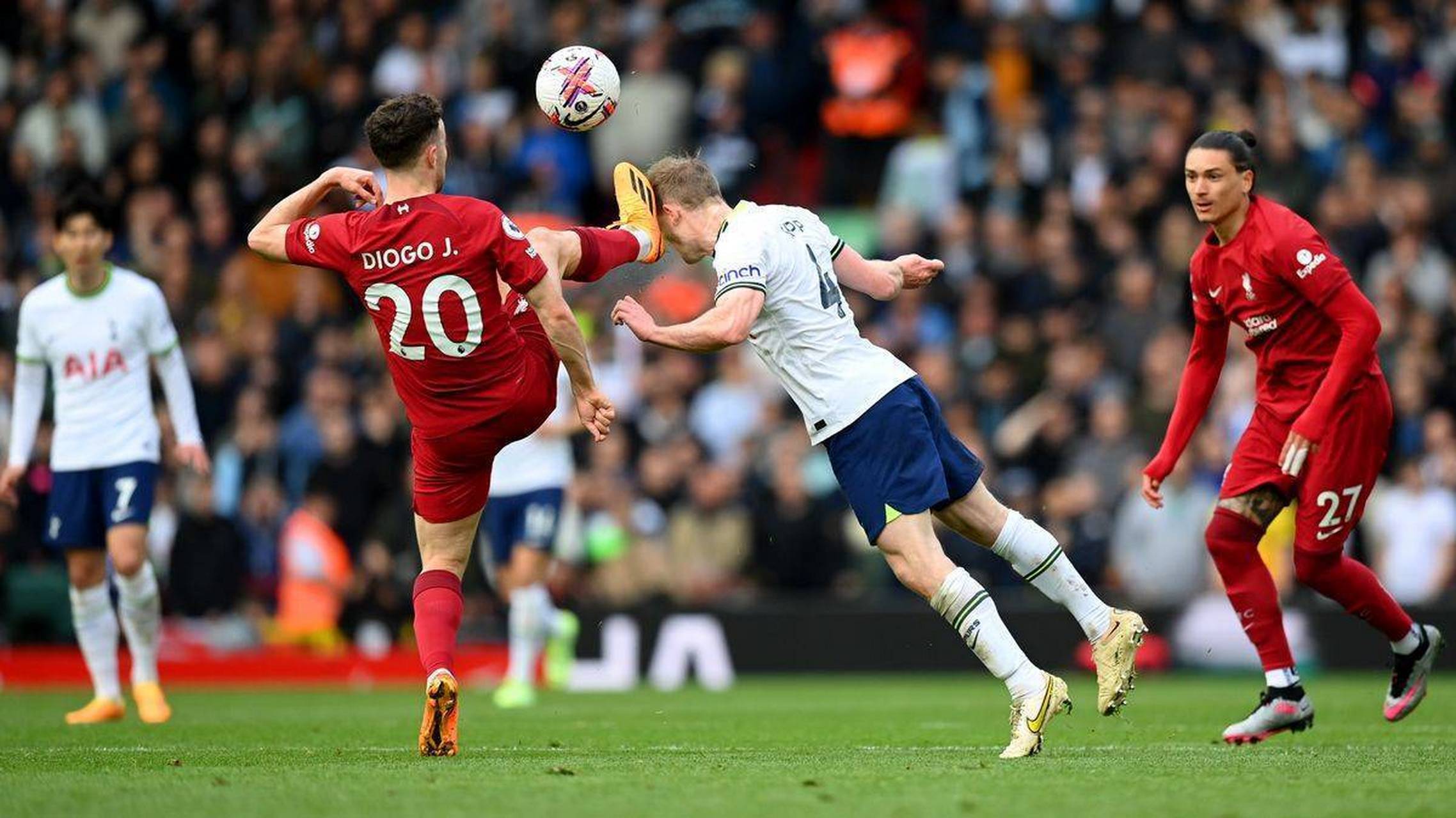 包含利物浦后卫积极上抢,成为球队反击利器的词条 包含利物浦后卫积极上抢,成为球队反击利器的词条