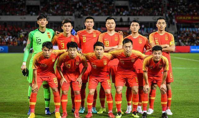 激烈比拼中国足球联赛再掀巅峰对决 激烈比拼中国足球联赛再掀巅峰对决