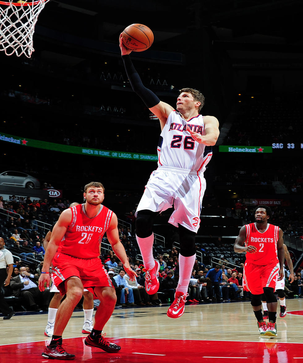 黑白直播免费体育直播-罚球致命，猛龙憾负老鹰