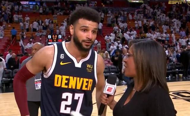 黑白直播在线观看-西班牙网球队碾压英国网球队，穆雷送出助攻