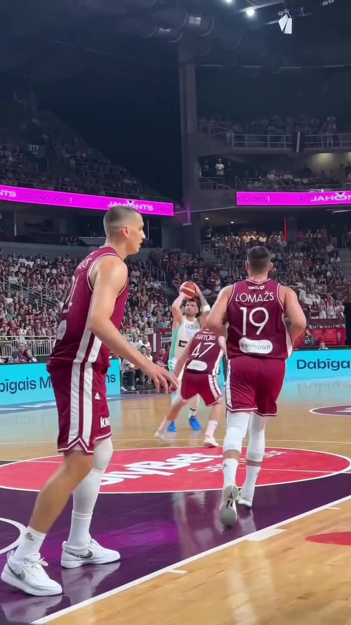 广东队碾压浙江队，东契奇状态火热的简单介绍