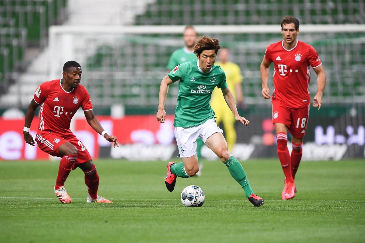 丹麦完胜曼联,莱万高光表现 丹麦完胜曼联,莱万高光表现