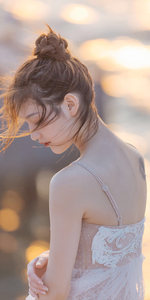 跨越疆界的战术实验，格列兹曼客串帅印，引领多国联队力克加纳